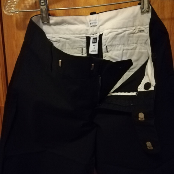 GAP Pants - Gap black cropped pants